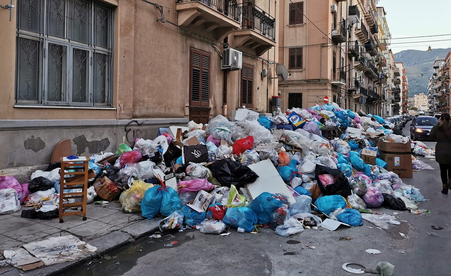 Palermo Incendiati Rifiuti In Zona Oreto Buttanissima Sicilia