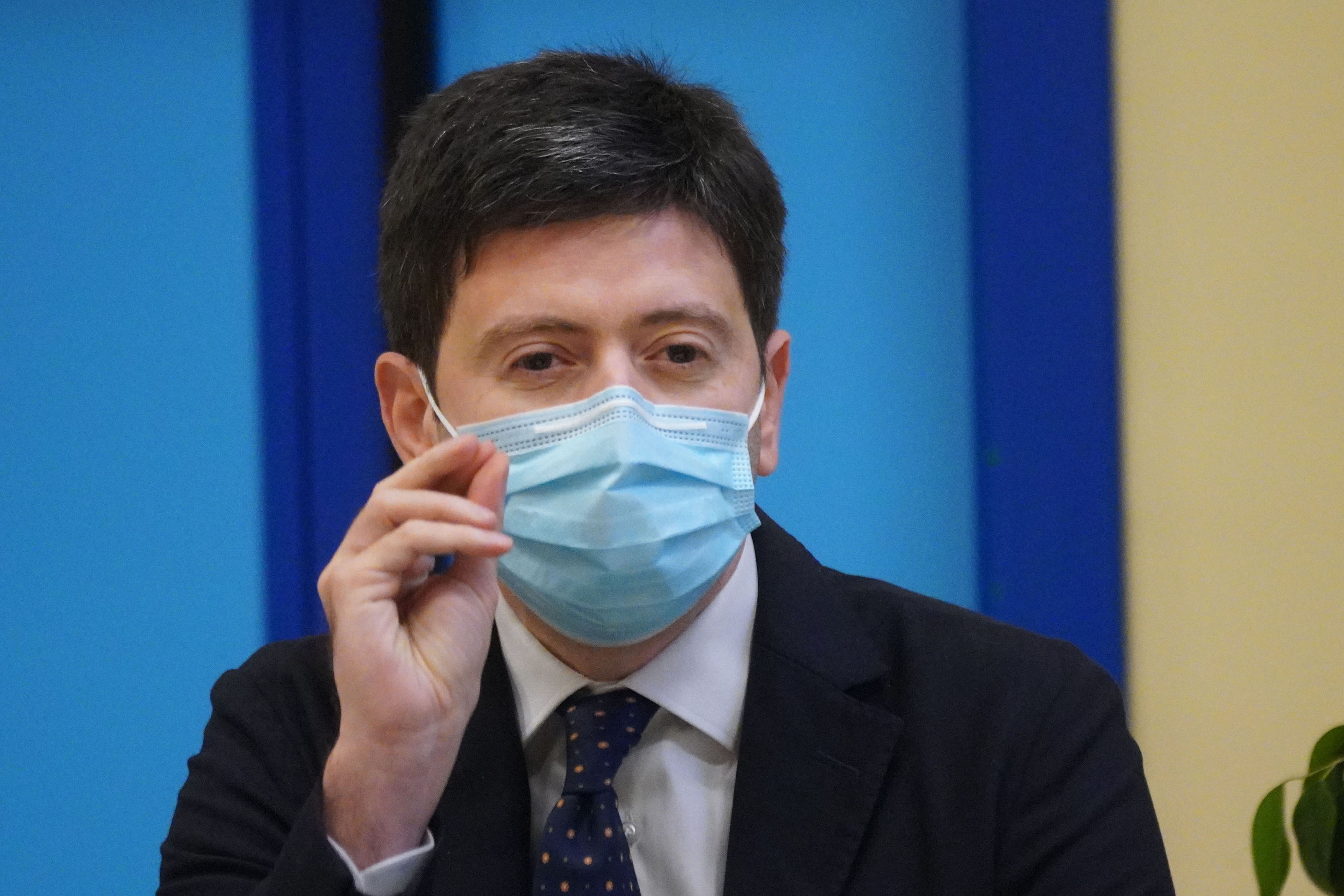 Speranza annuncia la svolta: cambiano i parametri per i colori - Buttanissima Sicilia