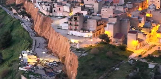 Frana di Niscemi. Indagati quattro presidenti della Regione