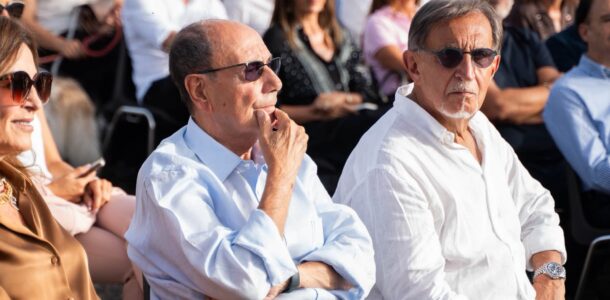 Il presidente della Regione, Renato Schifani, assieme al presidente del Senato La Russa all'Etna Forum